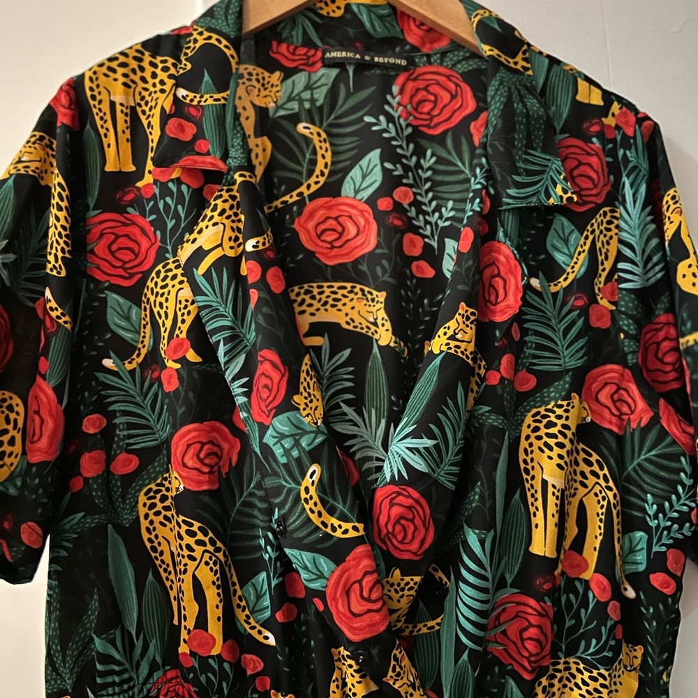 America & Beyond tiger and rose jumper